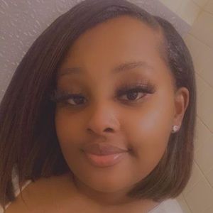 Meet your Posher, Curtisha